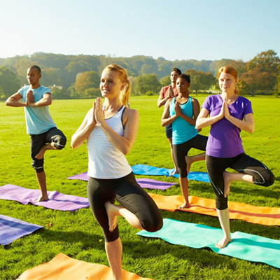 Особенности практики йоги в летнее время года